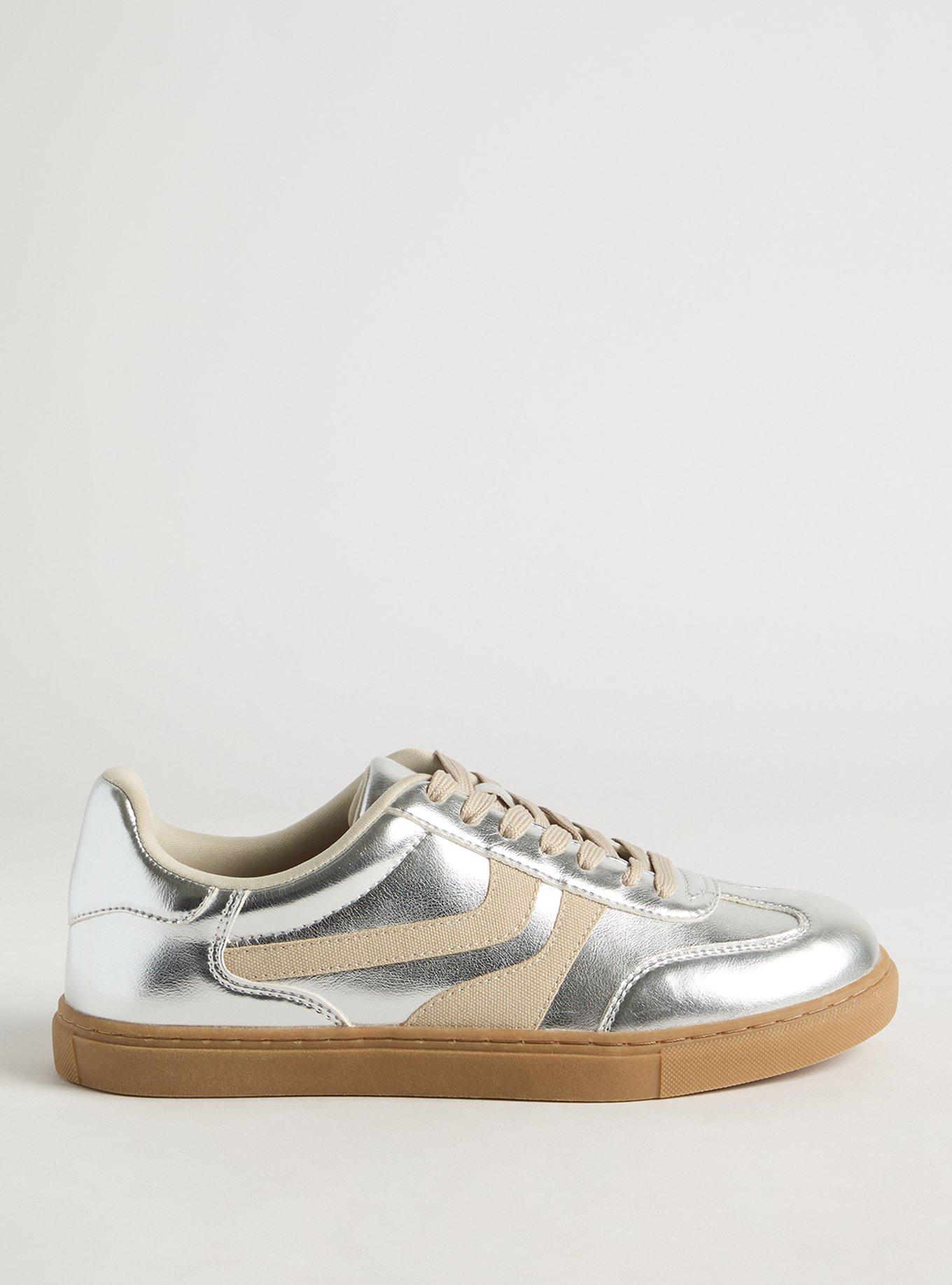 Quilted Lace-Up Sneaker (M)