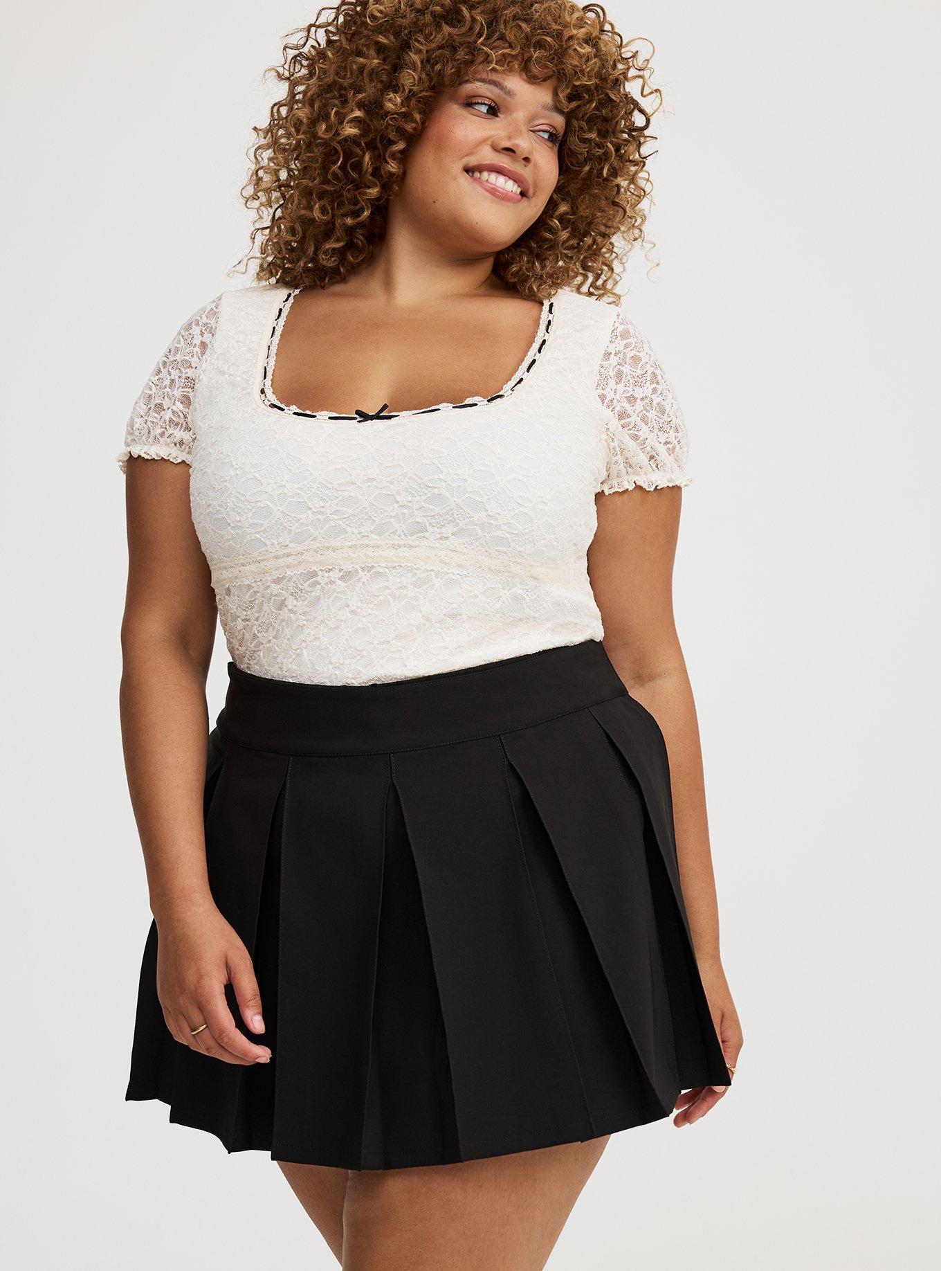 Stretch Lace Scoop-Neck Top