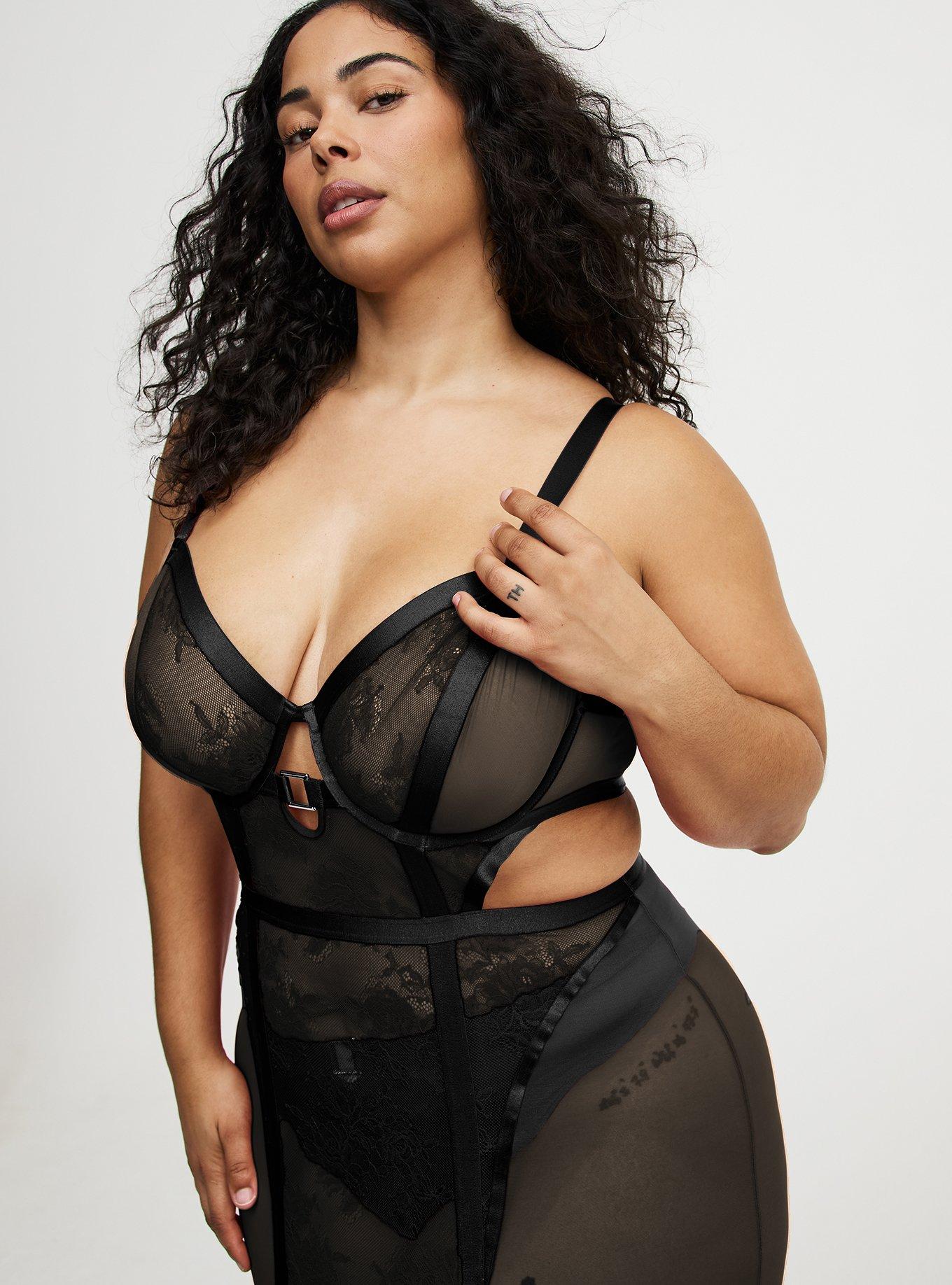 Mob Wife Strappy Underwire Lace Chemise