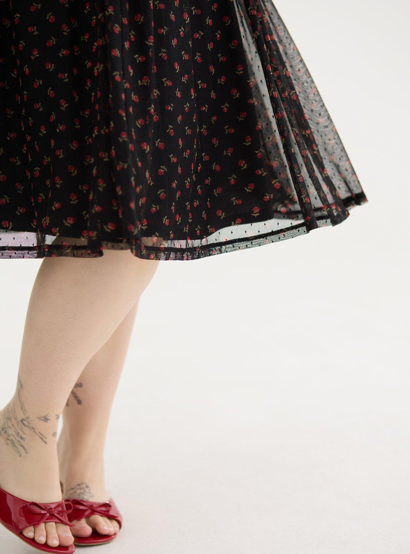 Retro Chic Knee-Length Mesh Dress