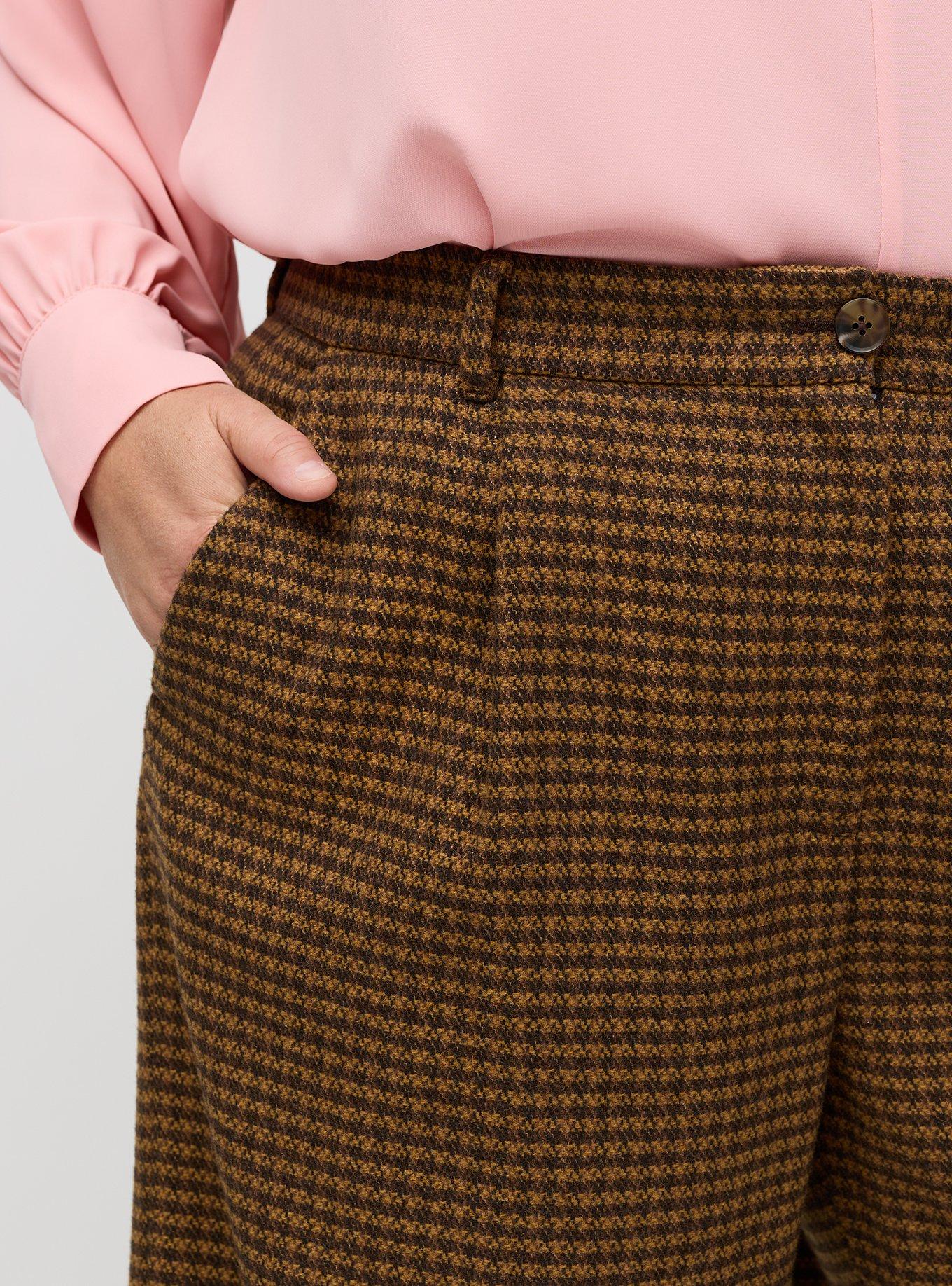 Studio Pleated Relaxed Wide Leg Trouser