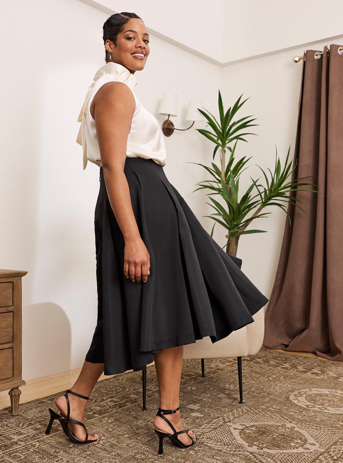 Belle Isle Pleated Midi Skirt
