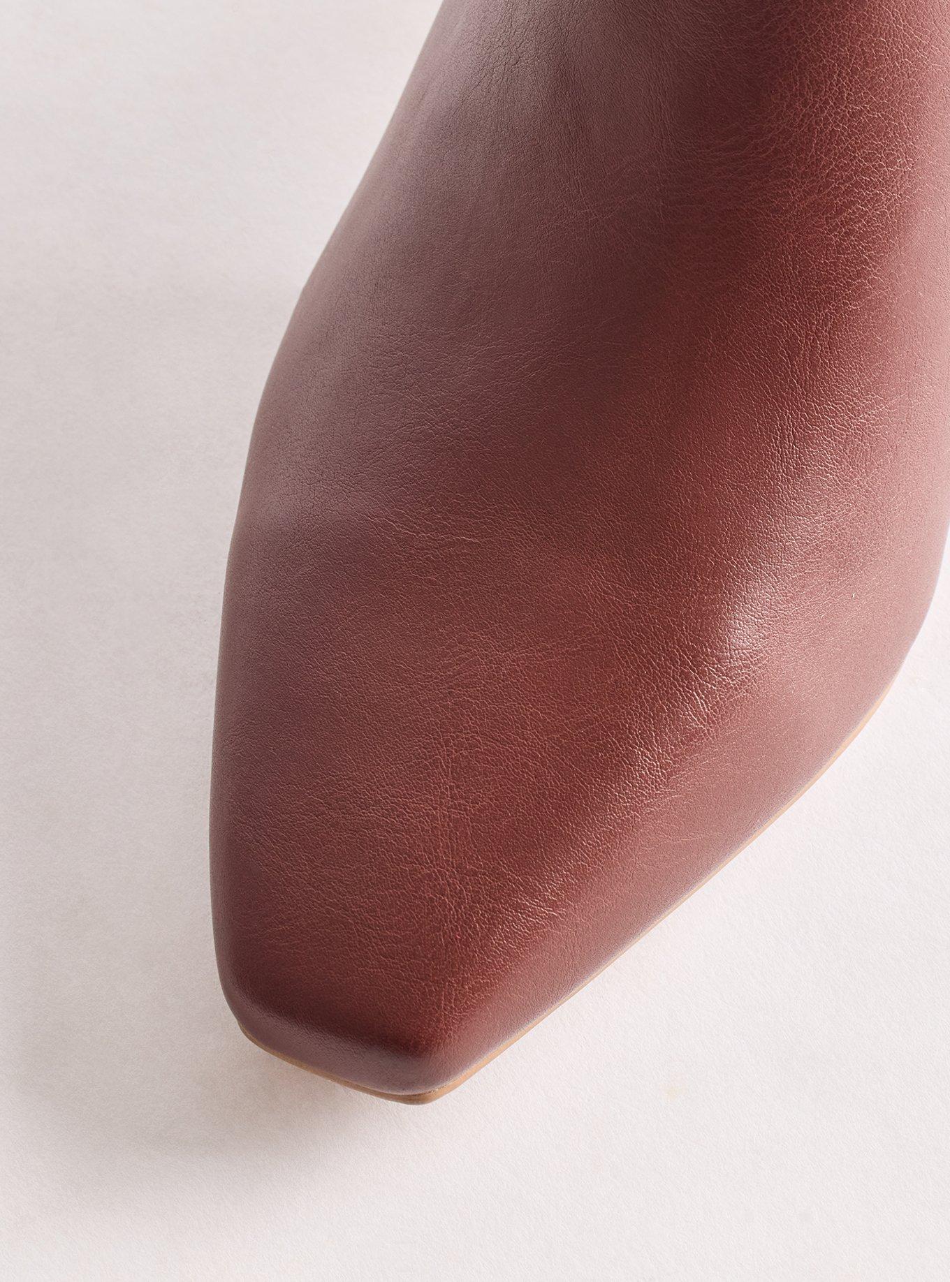 Chelsea Kitten Heel Bootie (WW)