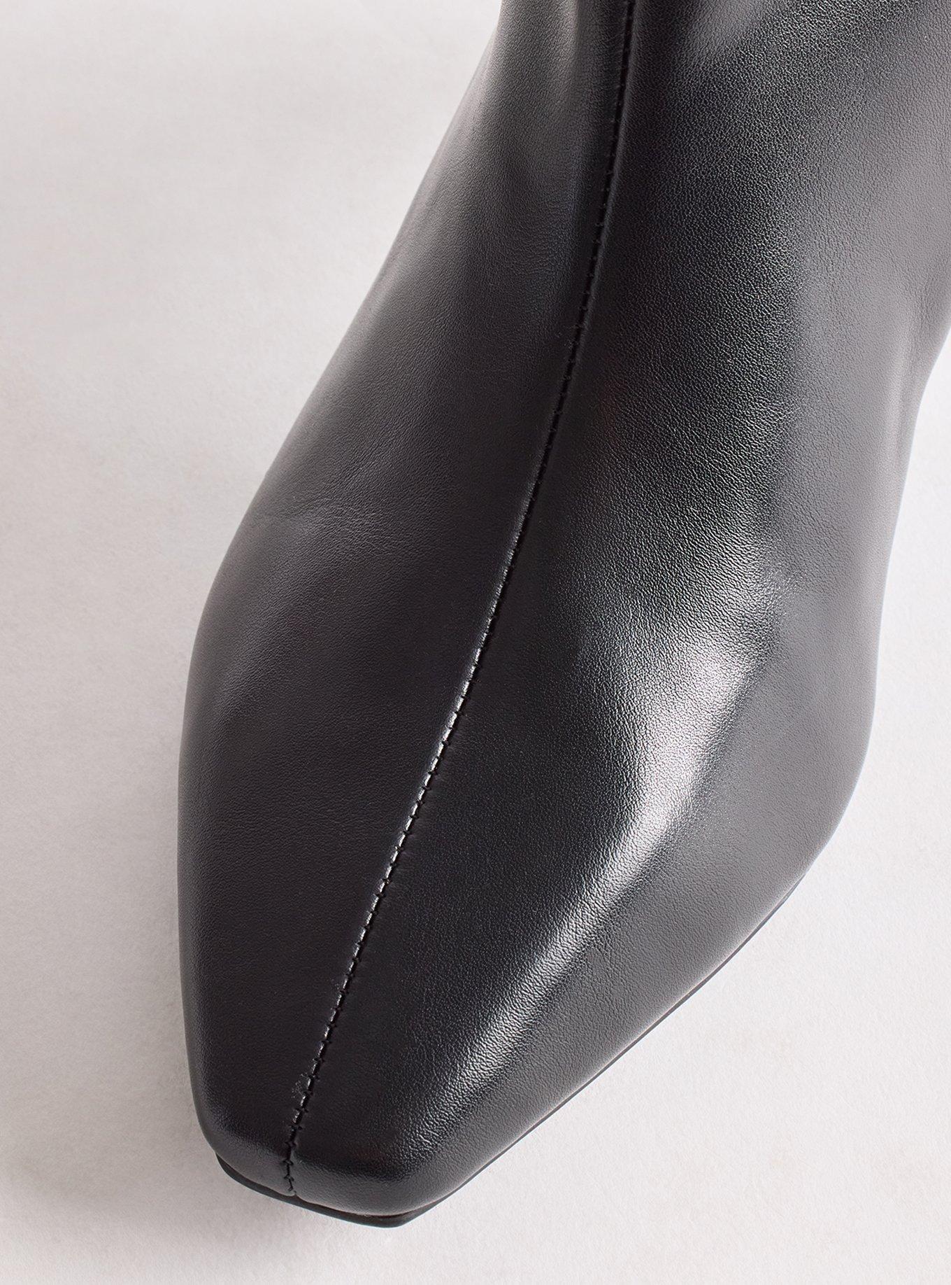 Kitten Heel Knee Boot (WW)