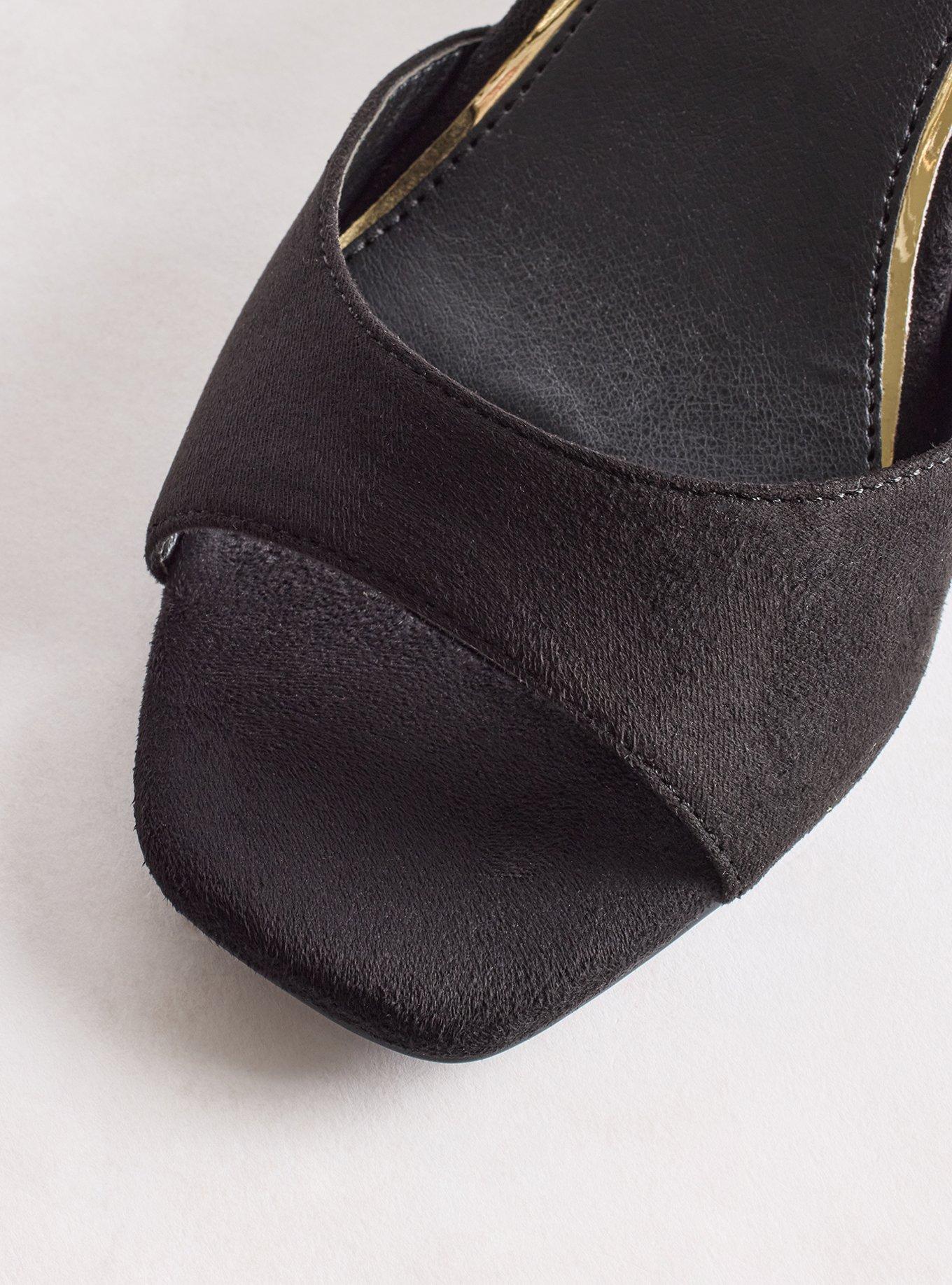 Ankle Strap Block Heel (WW)