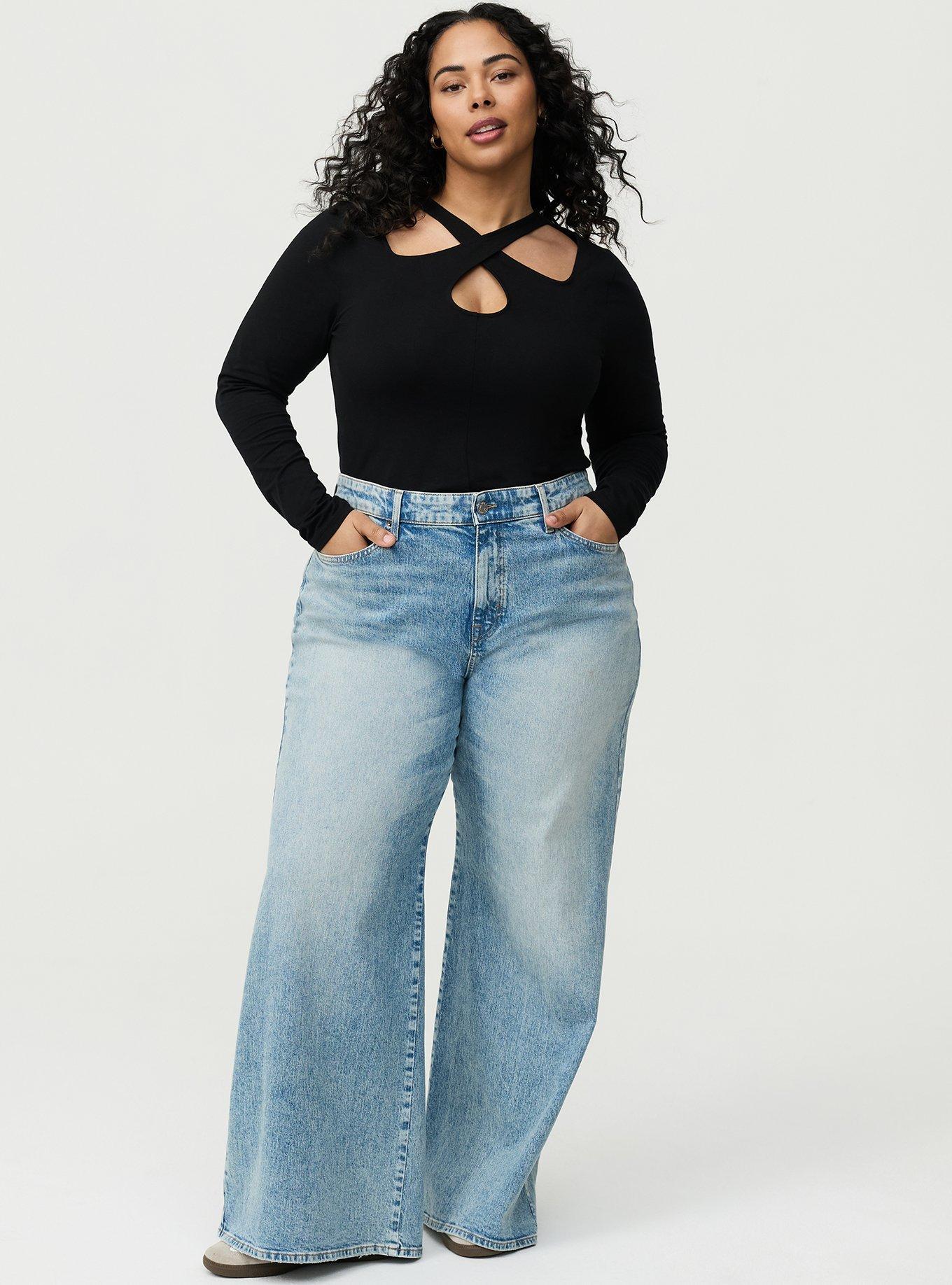 Foxy Long Sleeve Cutout Top, DEEP BLACK, alternate