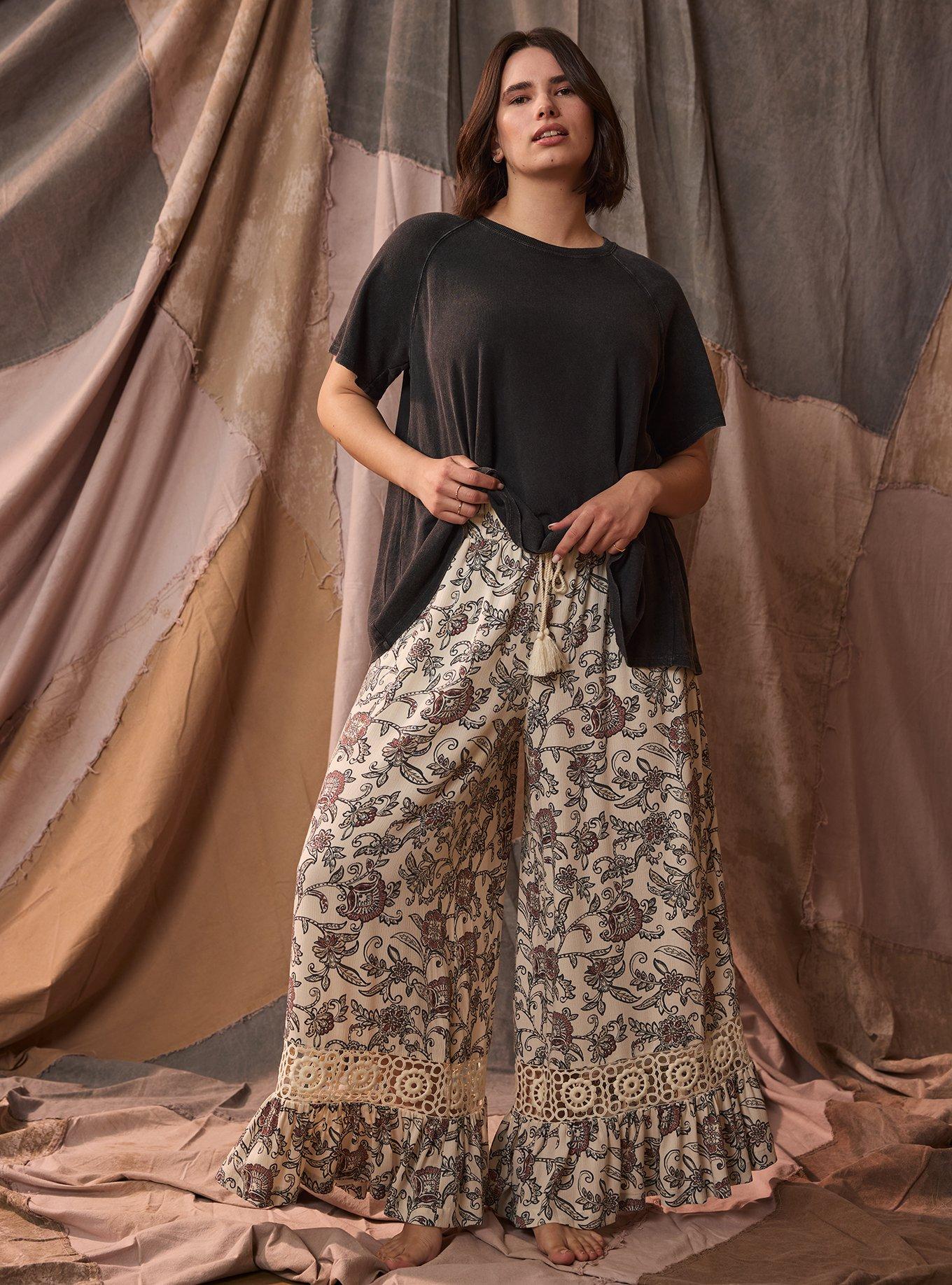 Festi Flare Crew Tee, DEEP BLACK, alternate