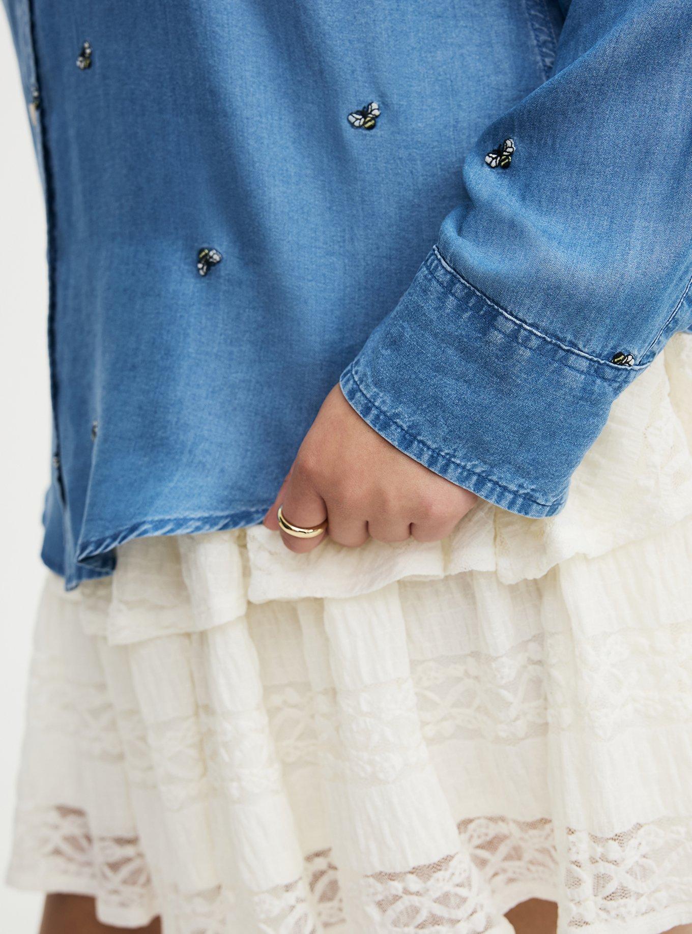 Lizzie Embroidered Bees Button-Up Shirt, MEDIUM WASH, alternate