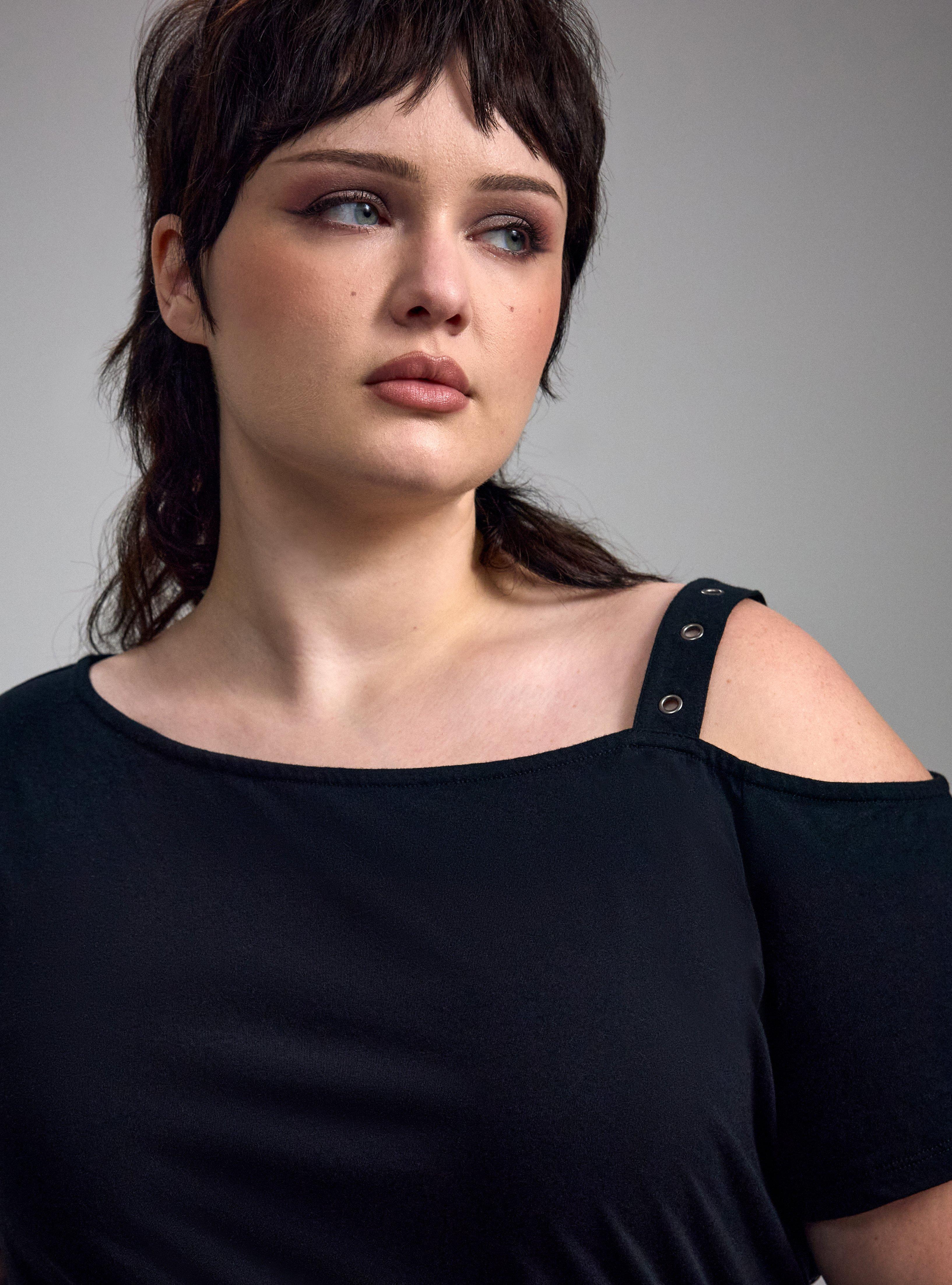 Nightfall Belt Strap Relaxed Tee, DEEP BLACK, alternate