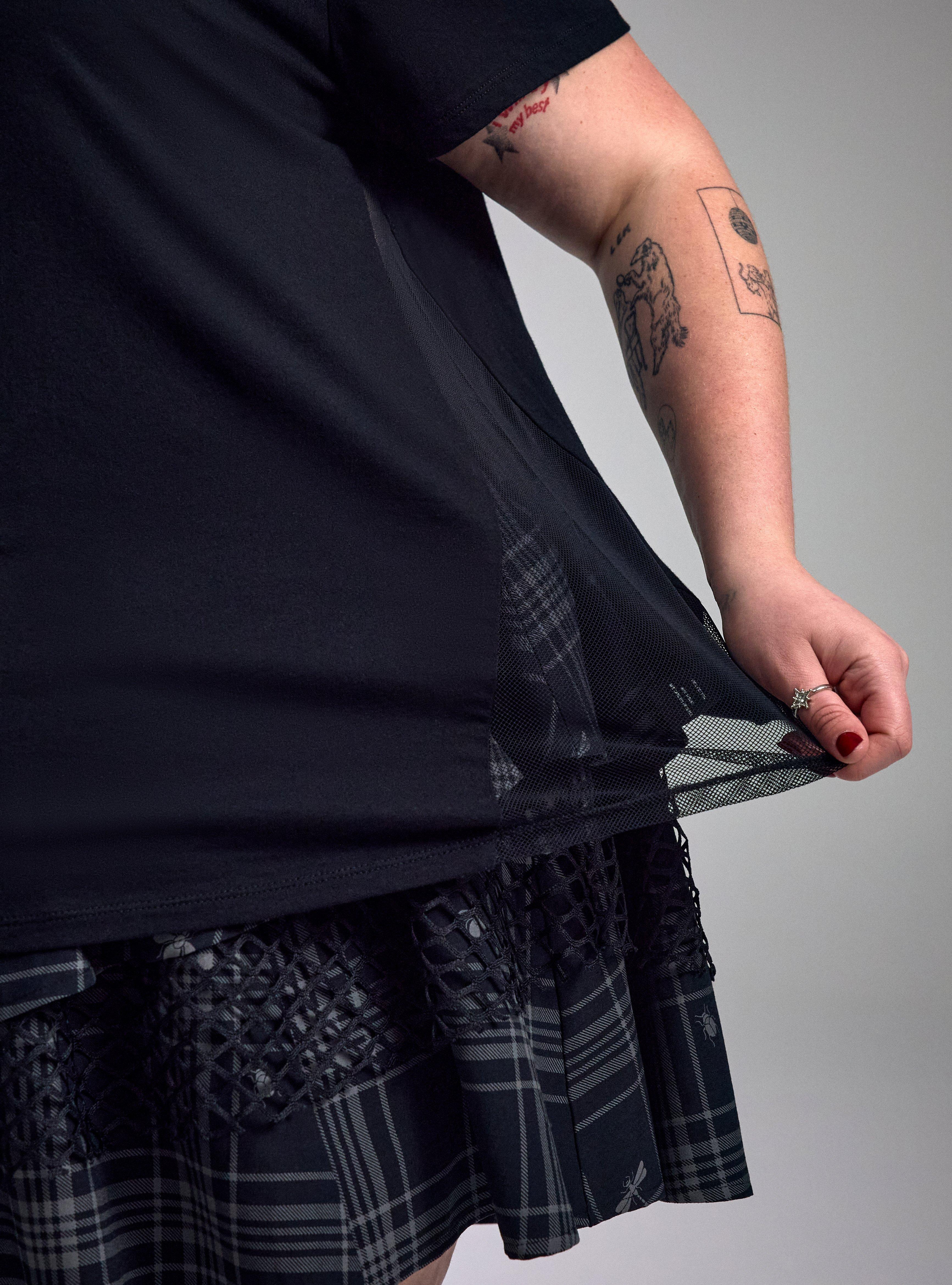 Nightfall Belt Strap Relaxed Tee, DEEP BLACK, alternate