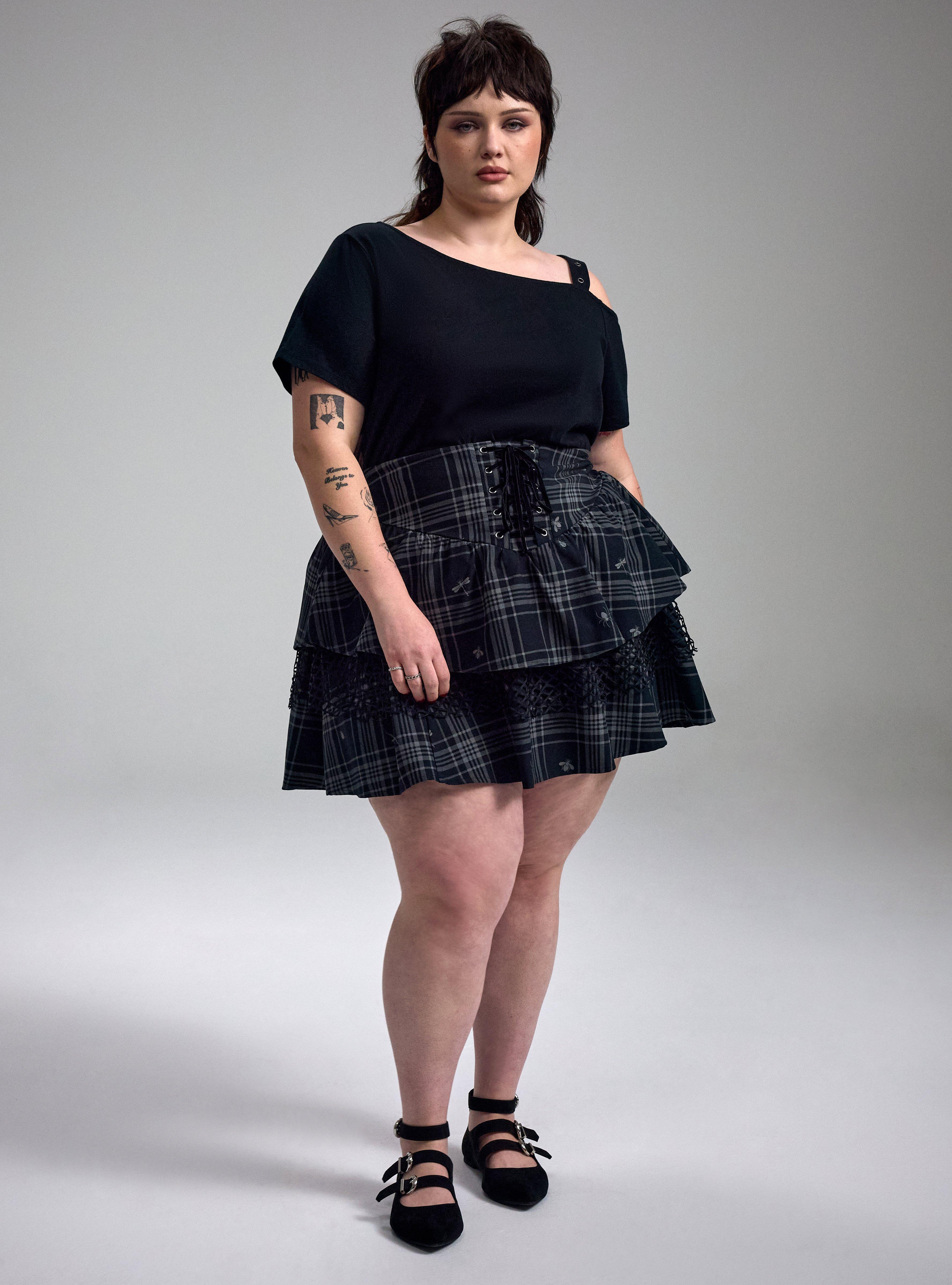 Nightfall Belt Strap Relaxed Tee, DEEP BLACK, hi-res