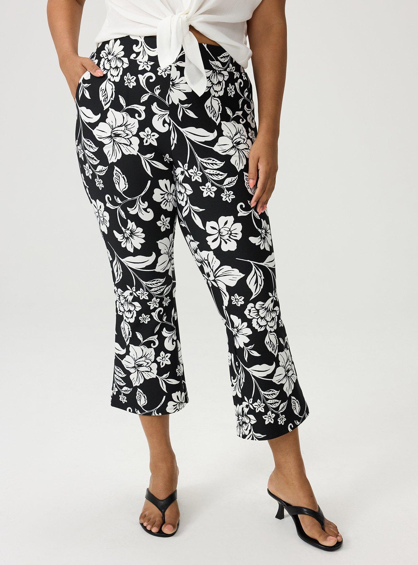 Plus Size Crop Pocket Flare Legging, EARLY JACO BLACK, alternate