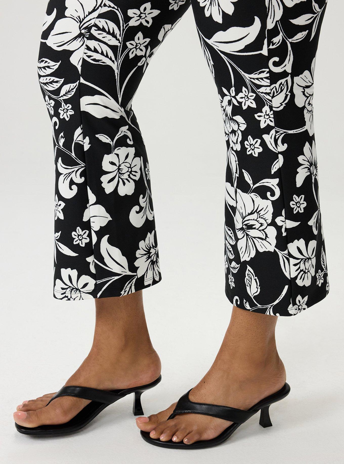Plus Size Crop Pocket Flare Legging, EARLY JACO BLACK, alternate
