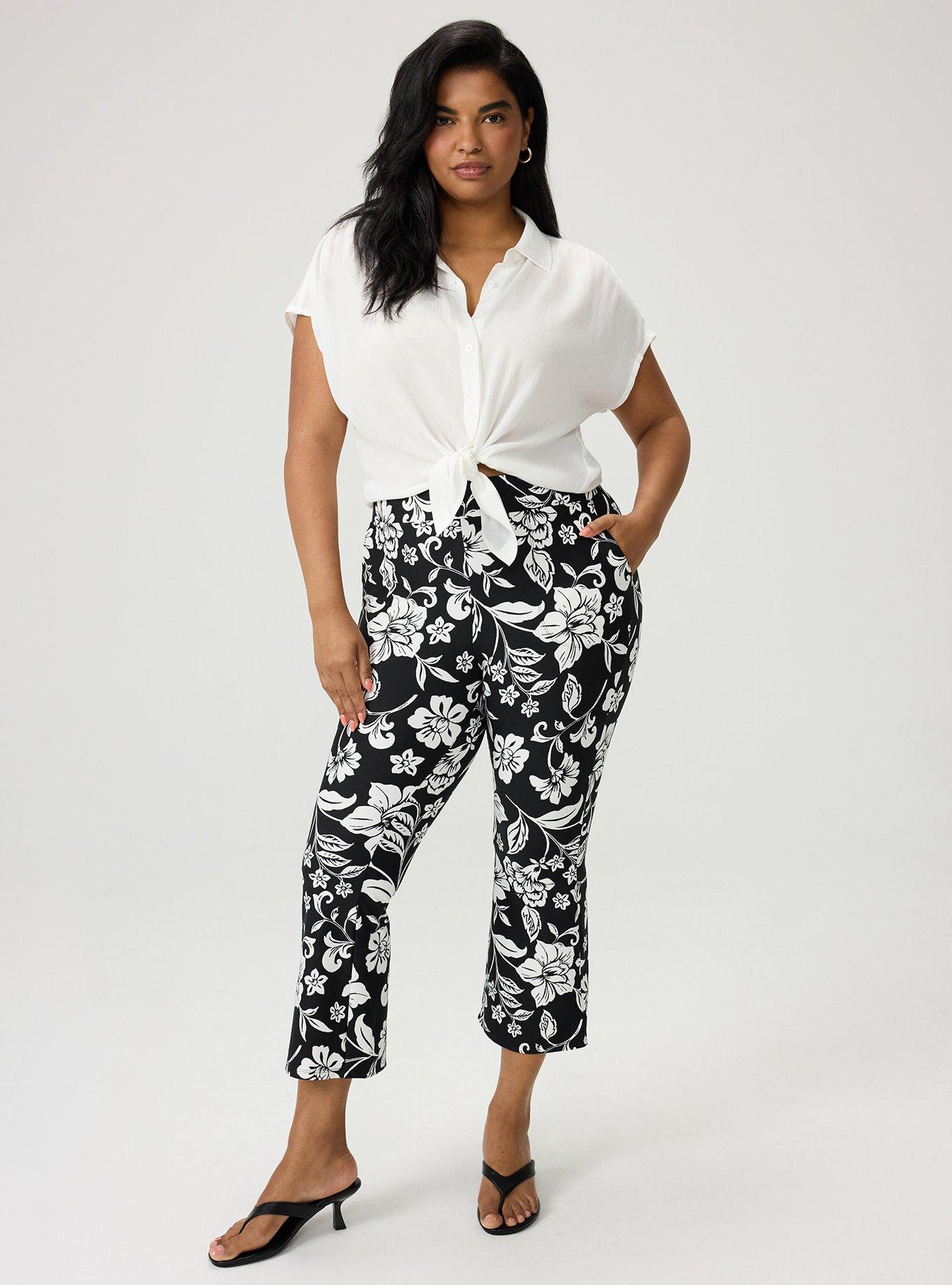 Plus Size Crop Pocket Flare Legging, EARLY JACO BLACK, alternate