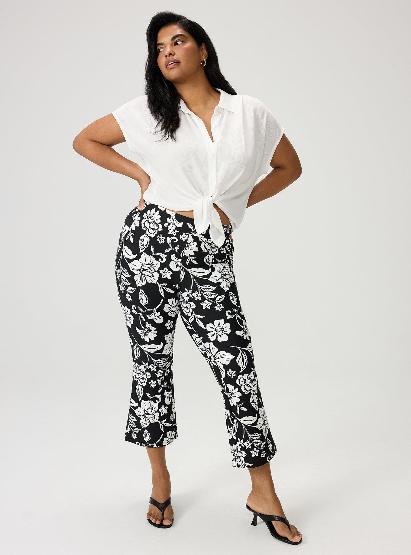 Plus Size Crop Pocket Flare Legging, EARLY JACO BLACK, hi-res