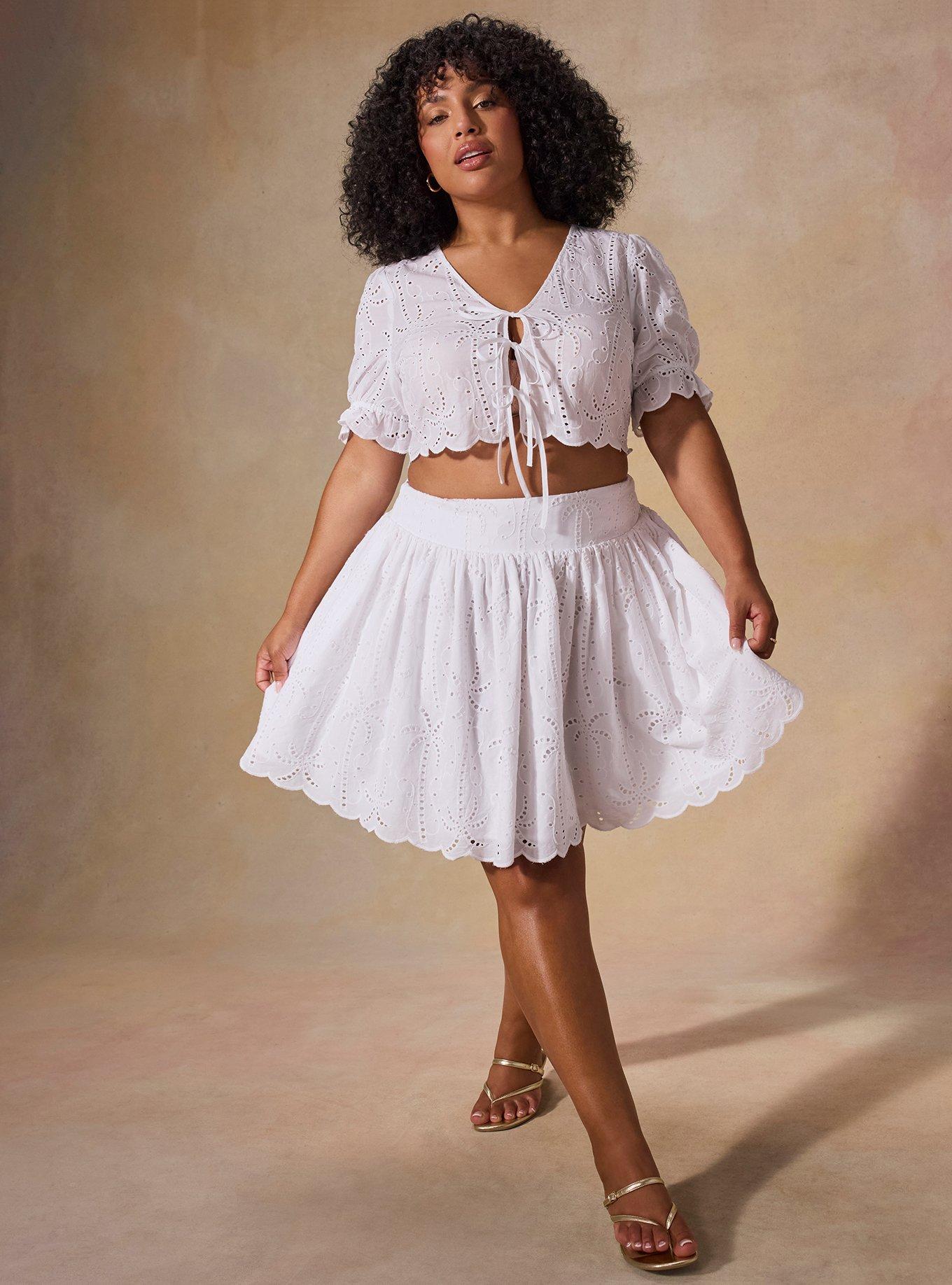 美品✨bibiy MELINDA SKIRT ホワイト　Mサイズ Plus Size - Belle Isle Embroidered Mini Skirt - Torrid