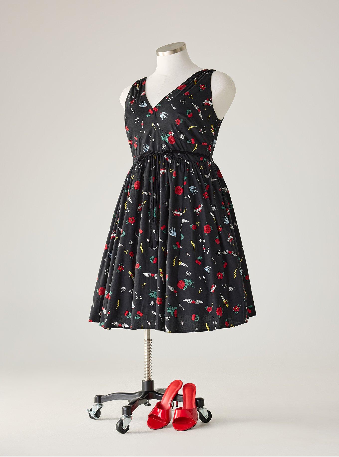 Retro Chic Belted V-Neck Swing Dress, ROSE ON ROSE TATTOO BLACK, hi-res