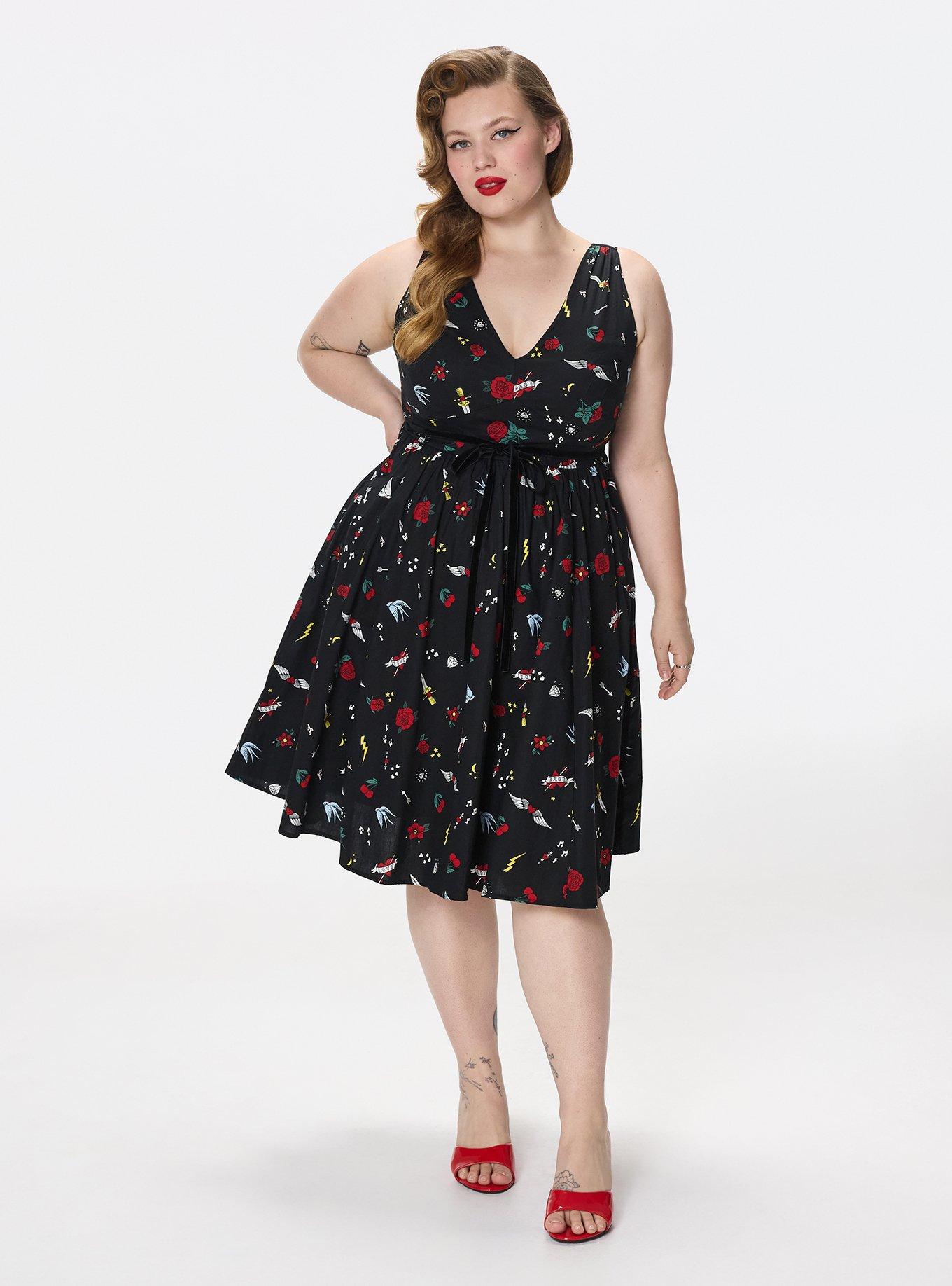 Retro Chic Belted V-Neck Swing Dress, ROSE ON ROSE TATTOO BLACK, hi-res