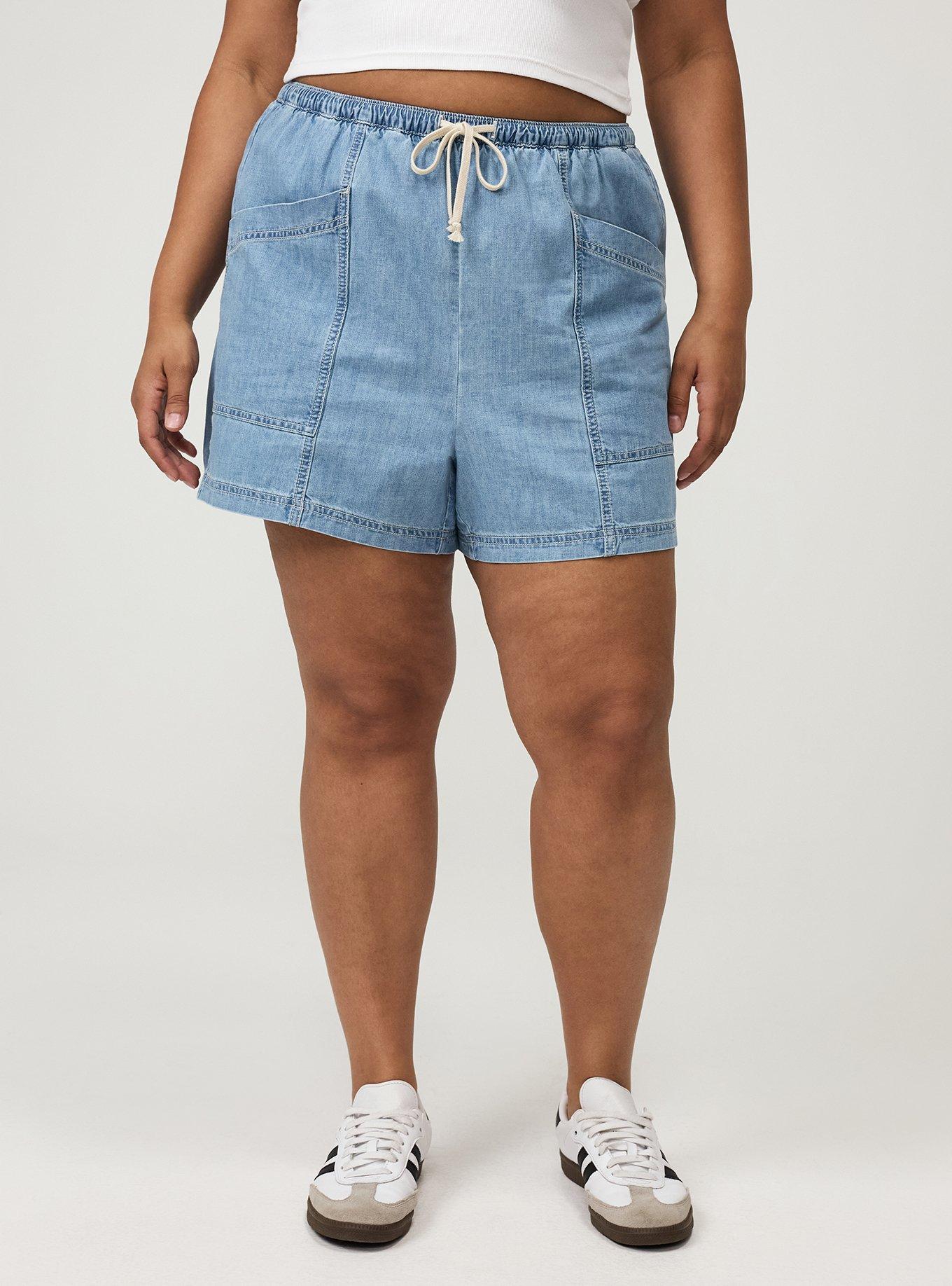Plus Size 5'' Pull-On Lightweight Denim High-Rise Short, LIGHT WASH, alternate