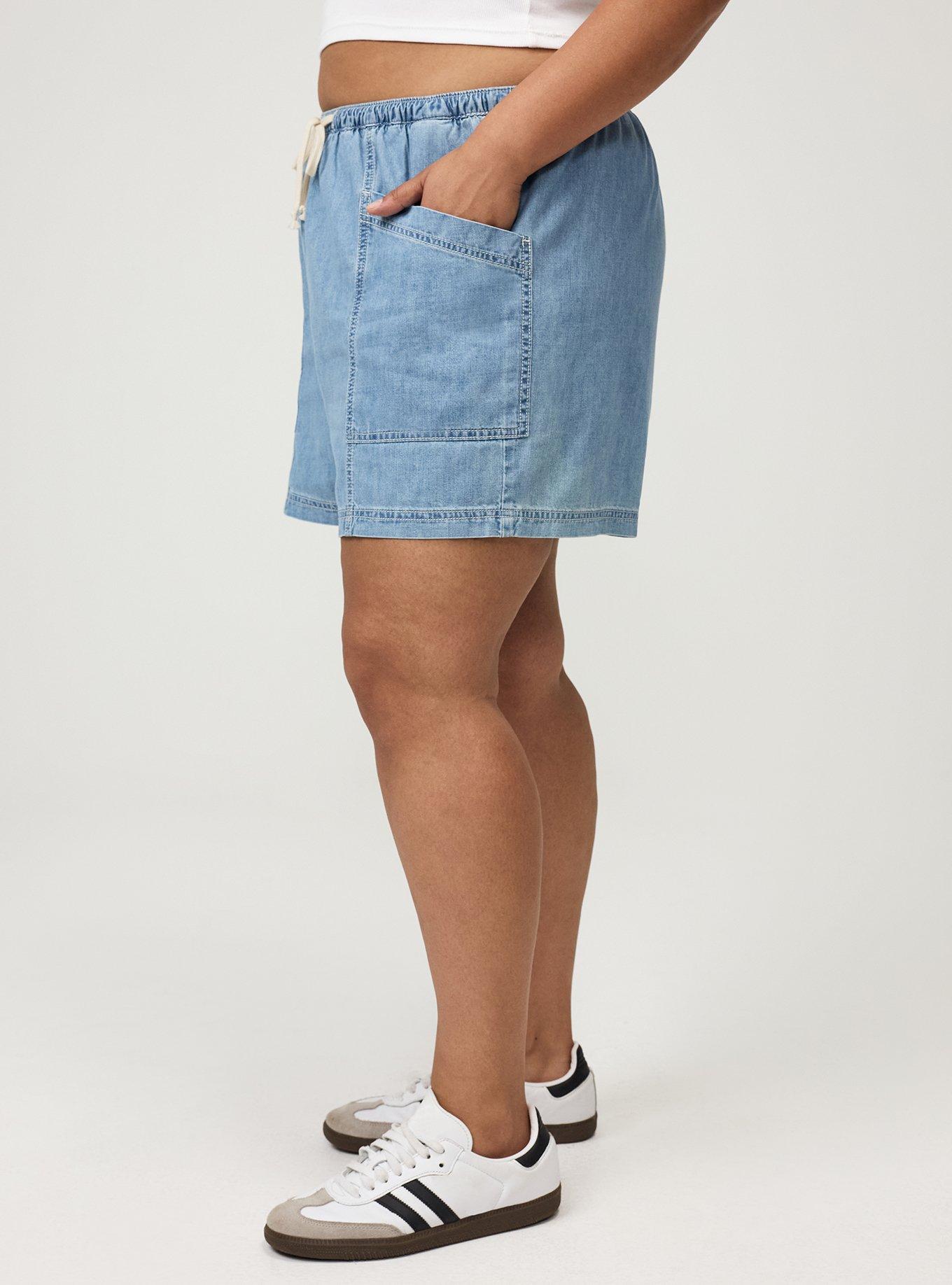 Plus Size 5'' Pull-On Lightweight Denim High-Rise Short, LIGHT WASH, alternate