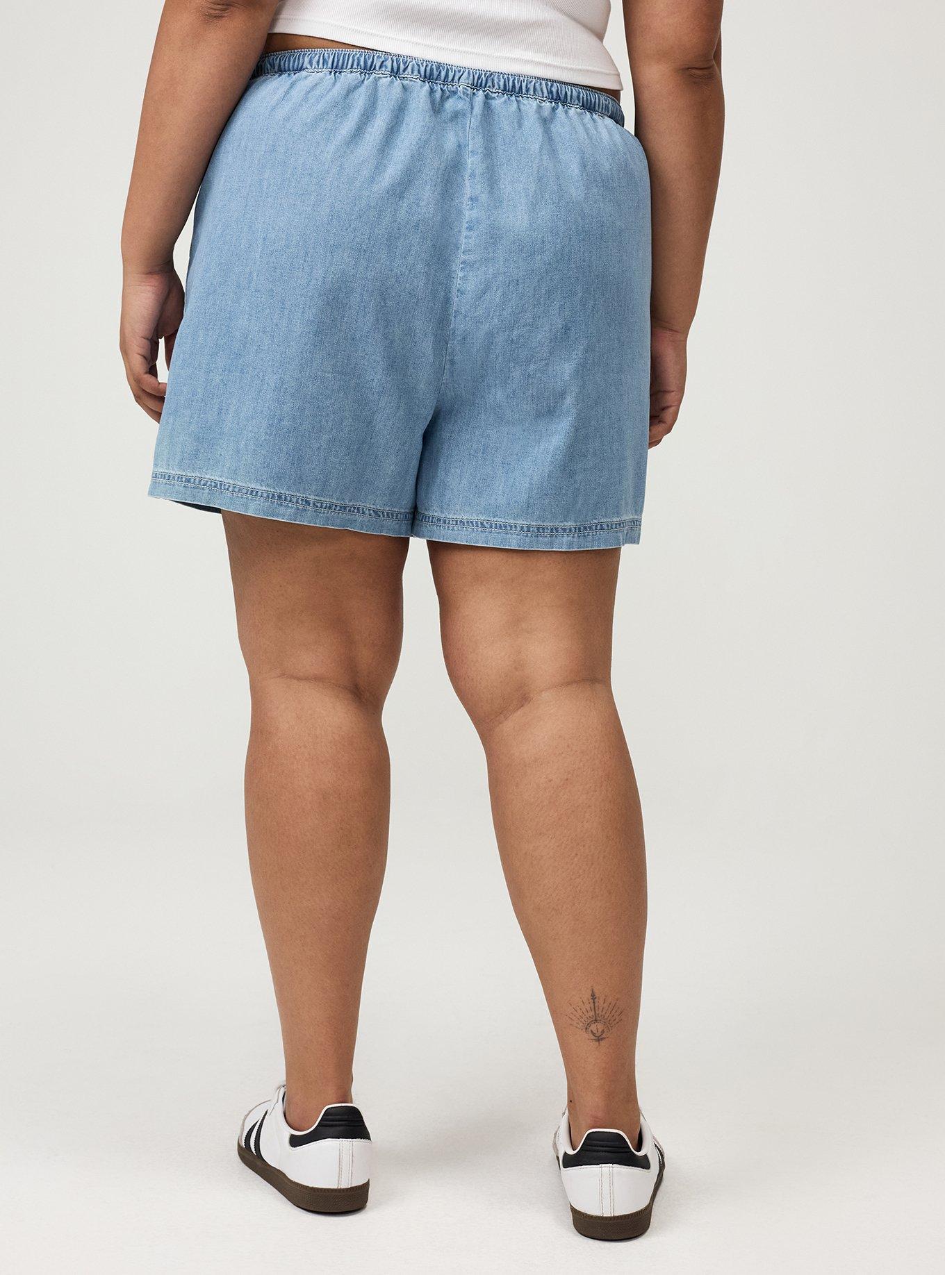 Plus Size 5'' Pull-On Lightweight Denim High-Rise Short, LIGHT WASH, alternate