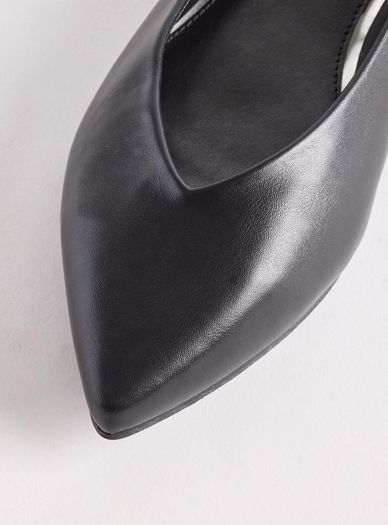 Plus Size Scrunch Back Pointed Toe Flat (WW), BLACK, alternate