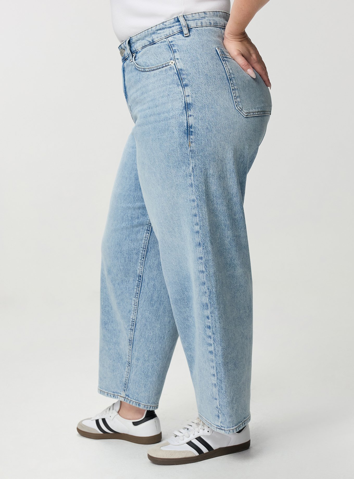 High-Rise Lightweight Denim Barrel Jean, KIR ROYAL, alternate