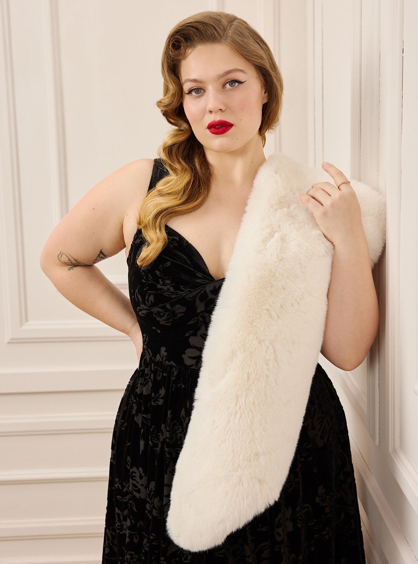 Retro Chic Faux Fur Stole