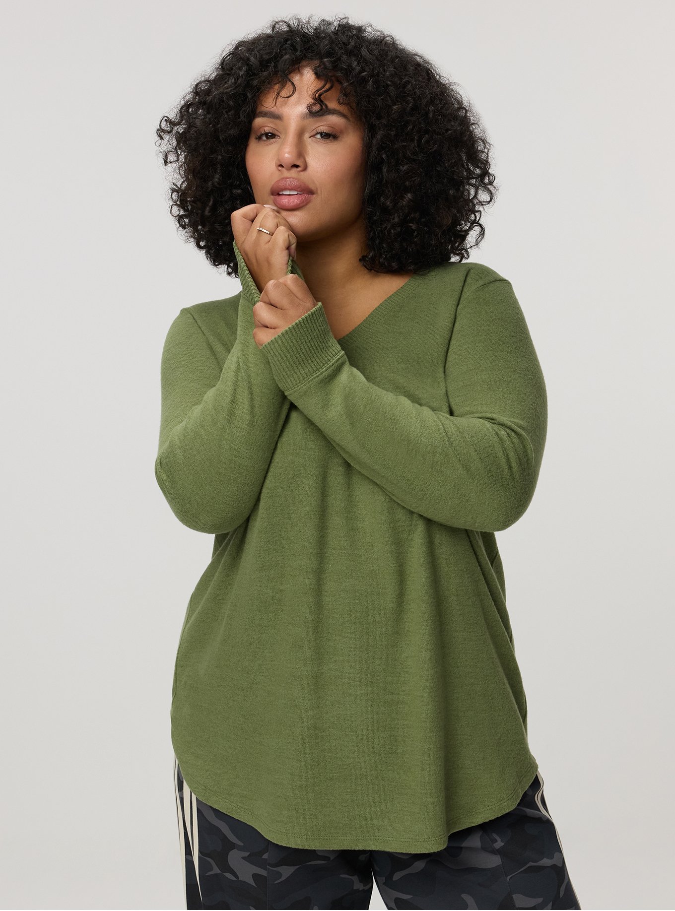 Super Soft Plush V-Neck Shirttail Tunic Sweatshirt, OLIVINE, hi-res